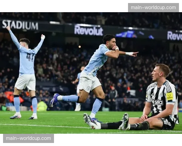 “冠军进校园”活动:曼城球员造访曼彻斯特当地小学,开展足球公益活动 “冠军进校园”活动:曼城球员造访曼彻斯特当地小学,开展足球公益活动